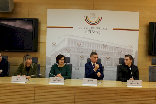Viena diena su Seimo nariu